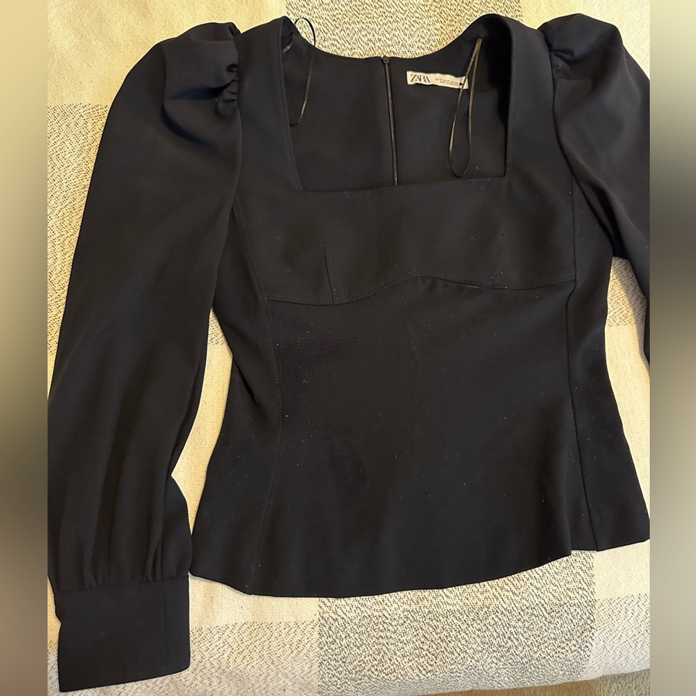 Voluminous sleeve top